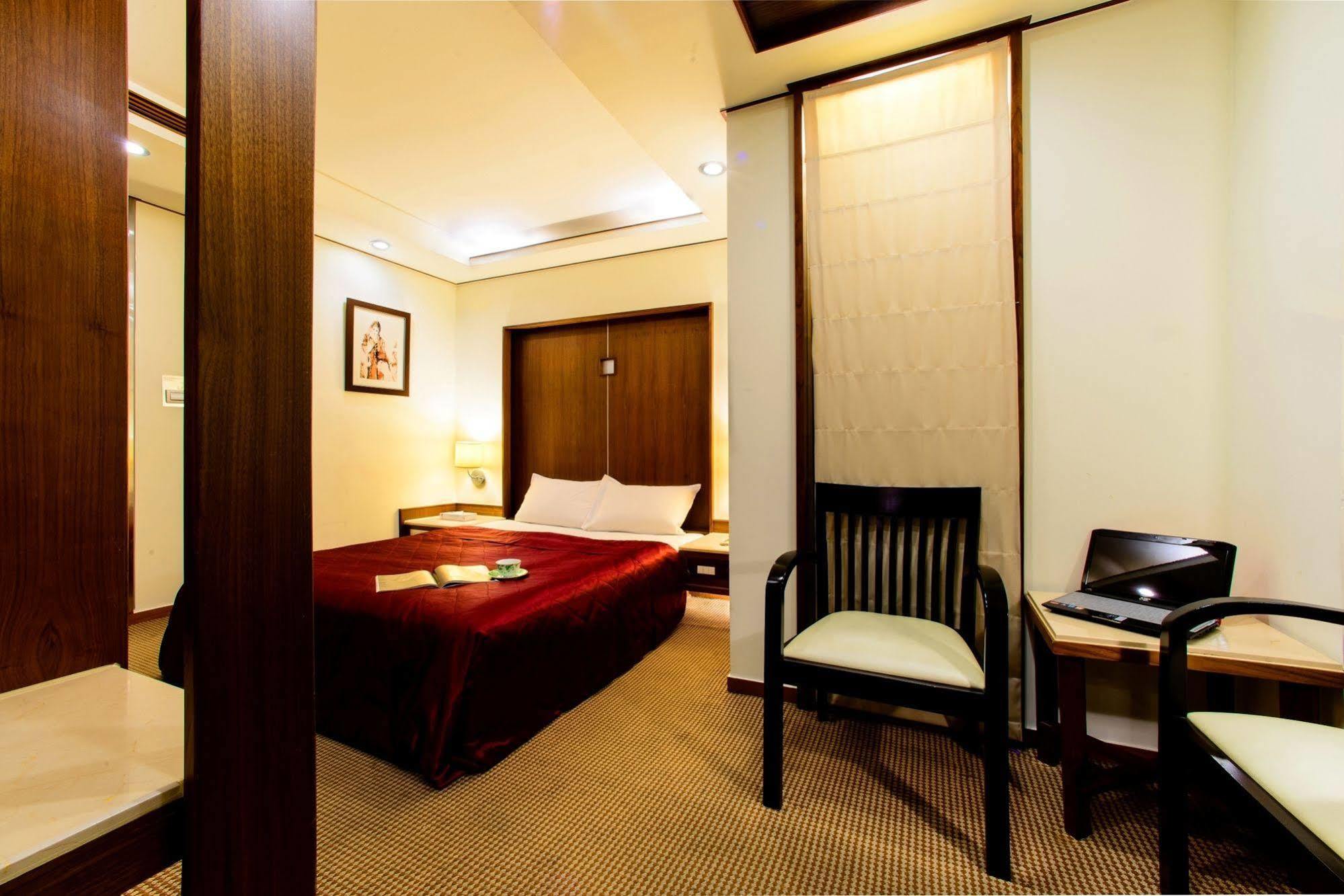 Kao Yuan Hotel - Zhong Shan Taichung Buitenkant foto